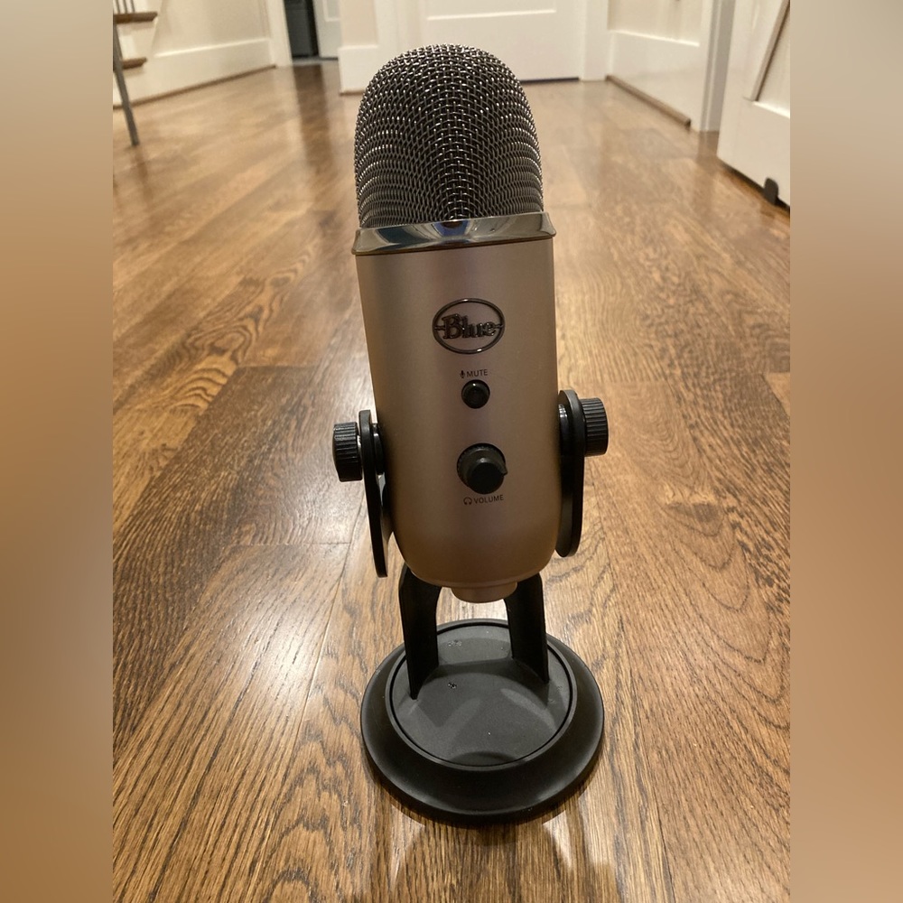 Blue brand microphone rose gold
